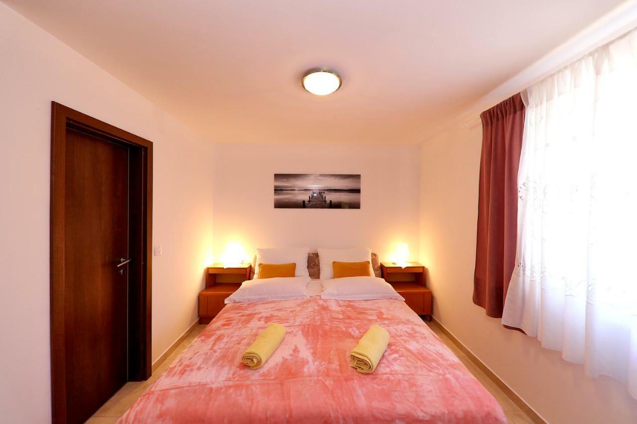 Apartments Anka Rtina Exterior photo